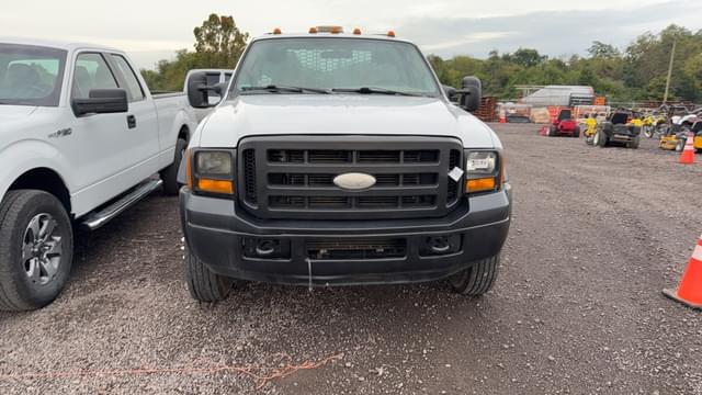 Image of Ford F-550 equipment image 1