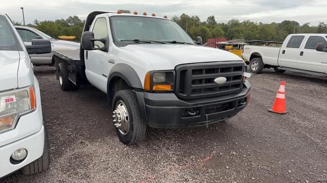 Image of Ford F-550 equipment image 2