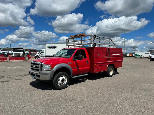 Image of Ford F-550 equipment image 2