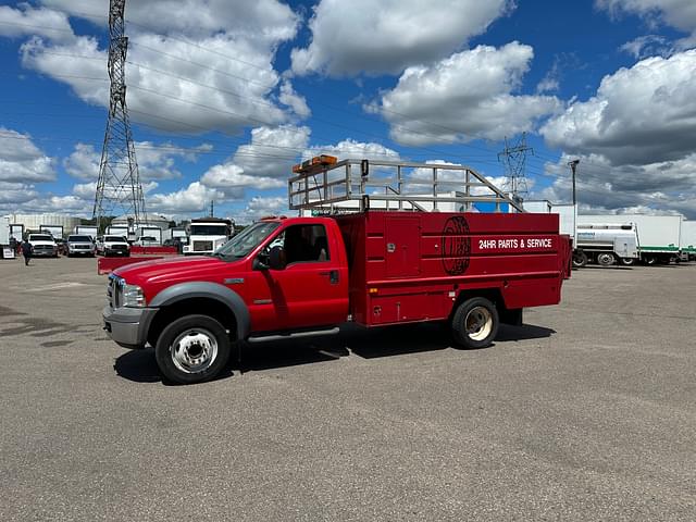 Image of Ford F-550 equipment image 1