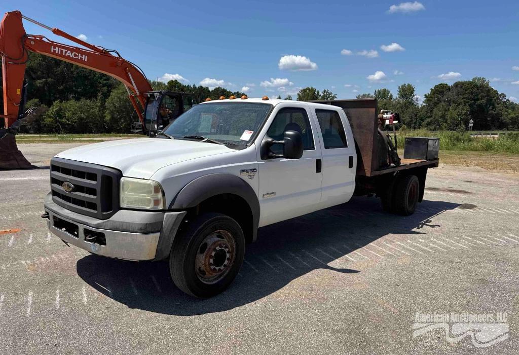 Image of Ford F-550 Primary image