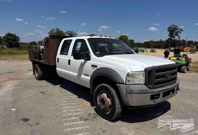 Image of Ford F-550 equipment image 3