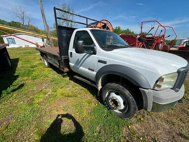 Image of Ford F-550 equipment image 1