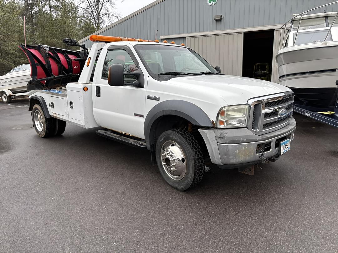 Image of Ford F-550 Primary image