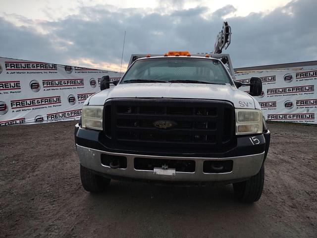 Image of Ford F-550 equipment image 1