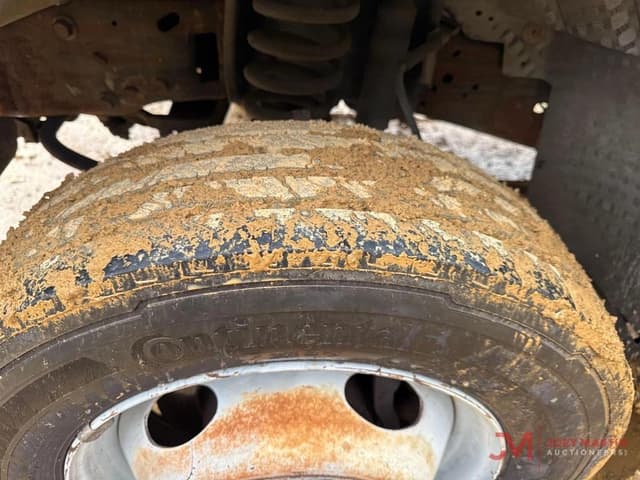 Image of Ford F-550 equipment image 3