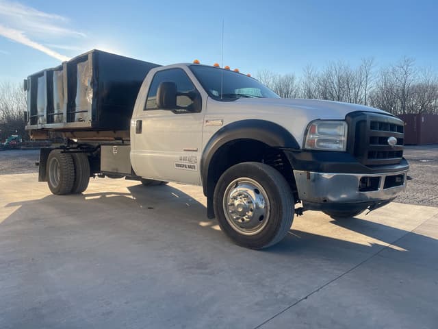 Image of Ford F-550 equipment image 1