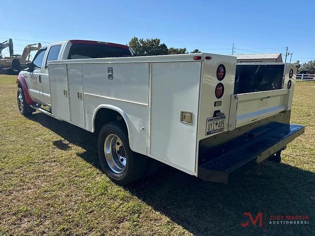 Image of Ford F-550 equipment image 3