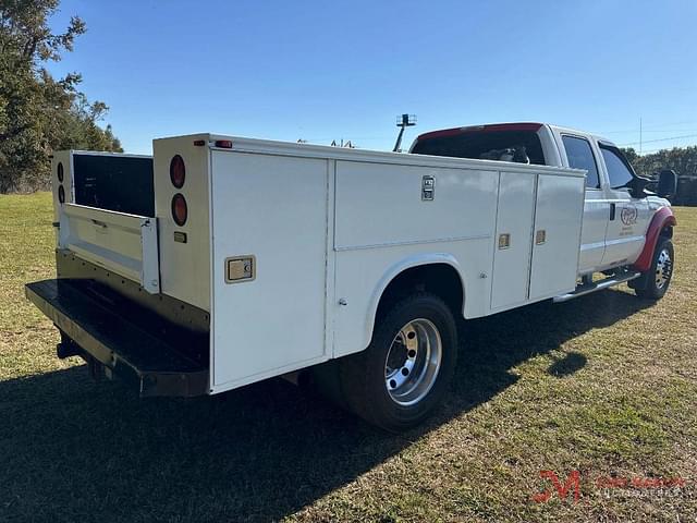 Image of Ford F-550 equipment image 2