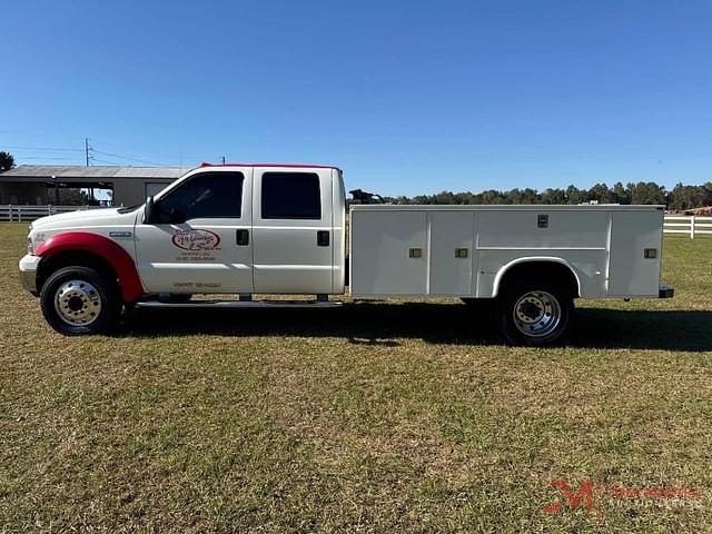 Image of Ford F-550 equipment image 4