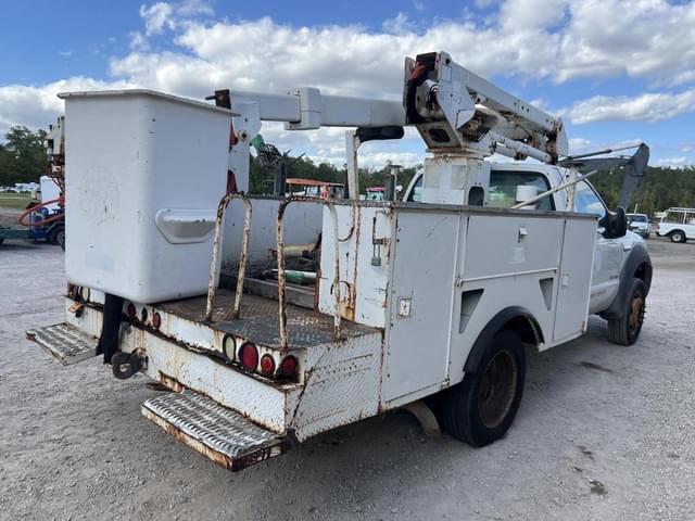 Image of Ford F-550 equipment image 2