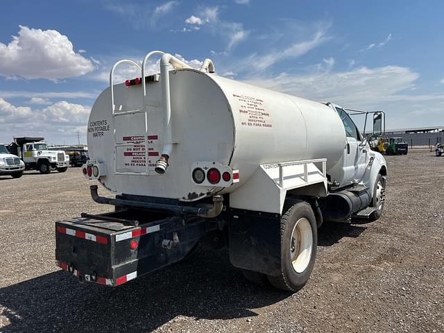 Image of Ford F-650 equipment image 2