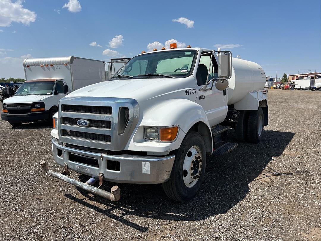 Image of Ford F-650 Primary image