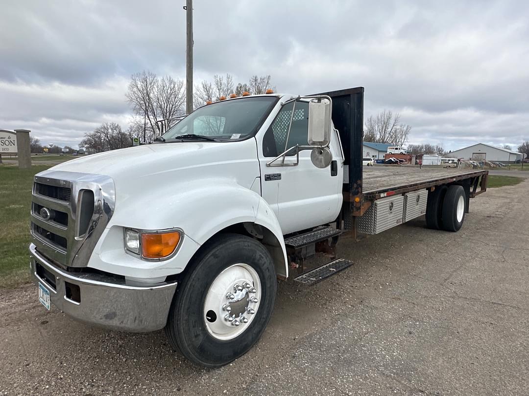 Image of Ford F-650 Primary image