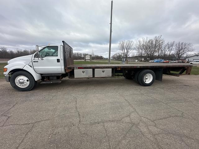 Image of Ford F-650 equipment image 1