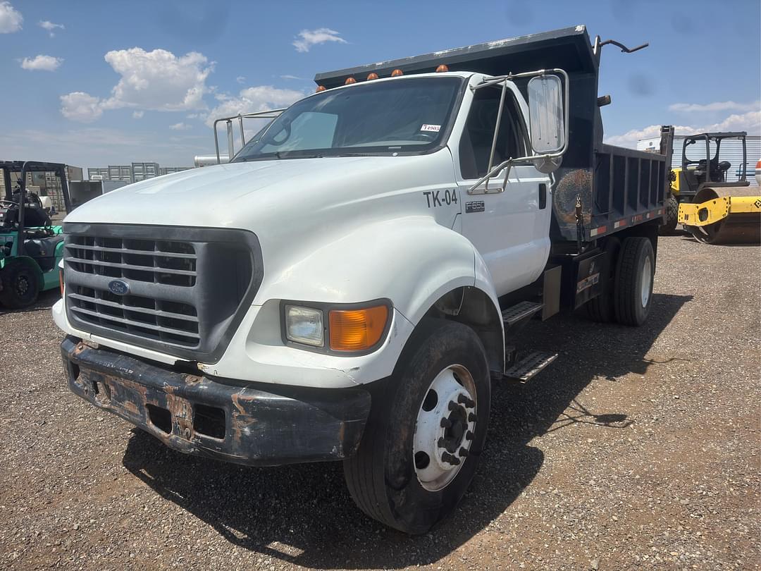 Image of Ford F-650 Primary image