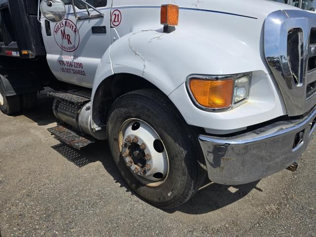 Image of Ford F-650 equipment image 3