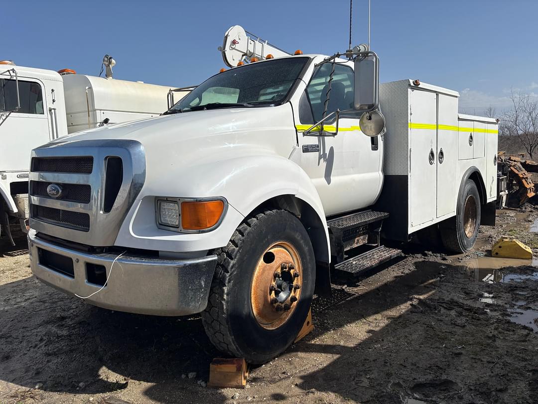 Image of Ford F-650 Primary image