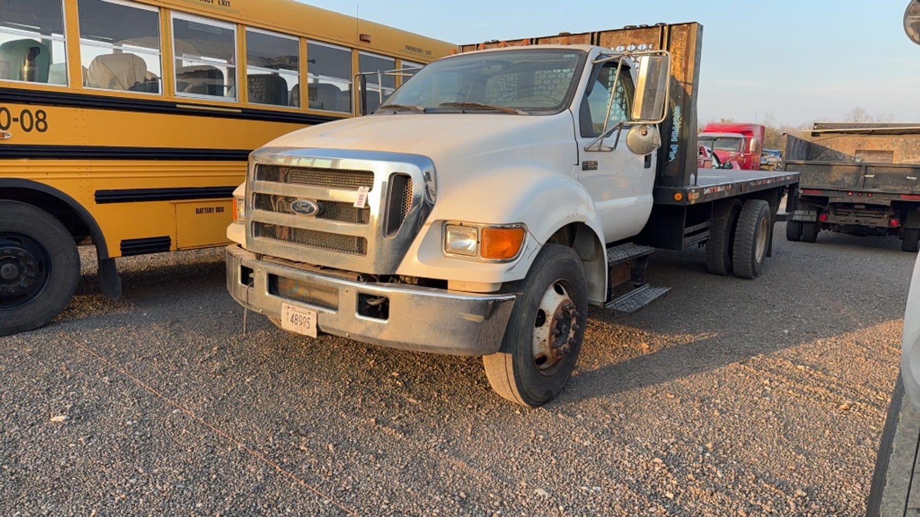 2005 Ford F-650 Equipment Image0