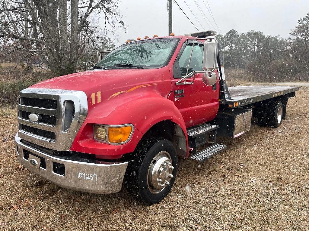 Image of Ford F-650 Primary image