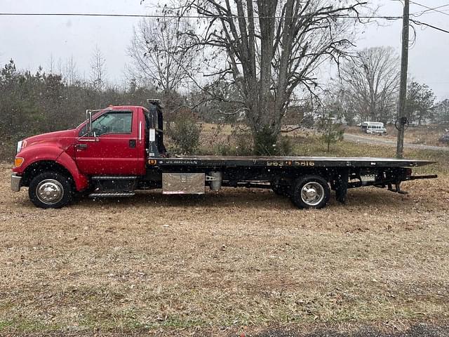 Image of Ford F-650 equipment image 1