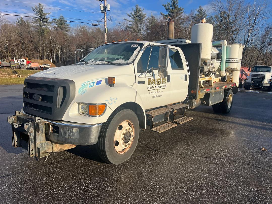 Image of Ford F-650 Primary image