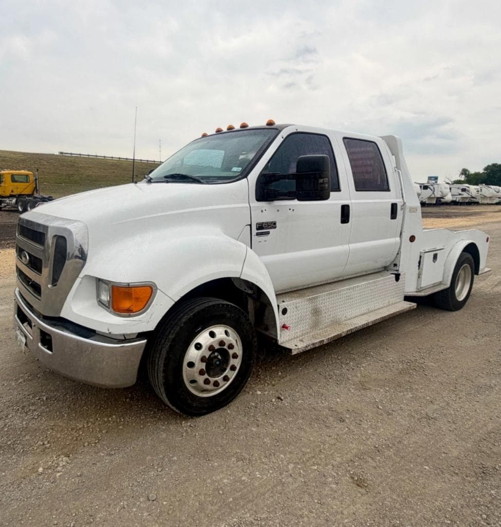 Image of Ford F-650 Primary image