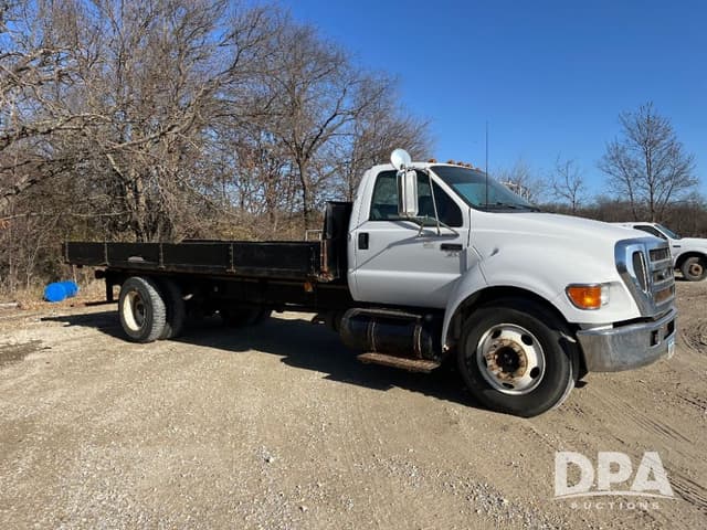 Image of Ford F-650 equipment image 4