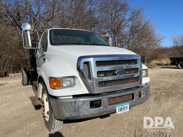 Image of Ford F-650 equipment image 3