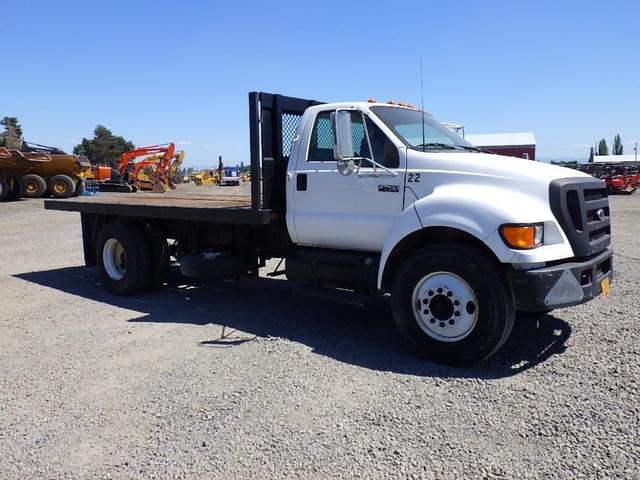 Image of Ford F-750 equipment image 1