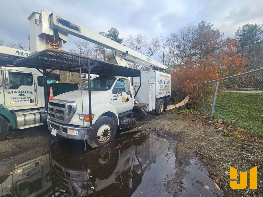 Image of Ford F-750 Primary image