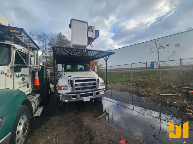 Image of Ford F-750 equipment image 1
