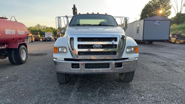 Image of Ford F-750 equipment image 1