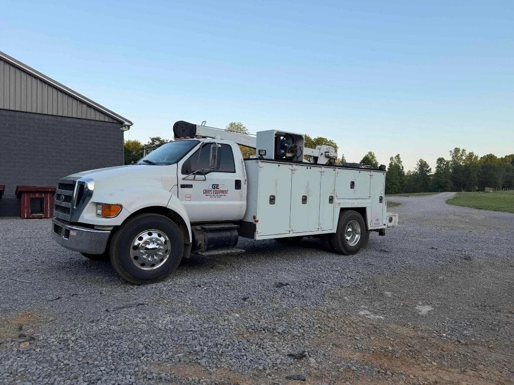 Image of Ford F-750 Primary image