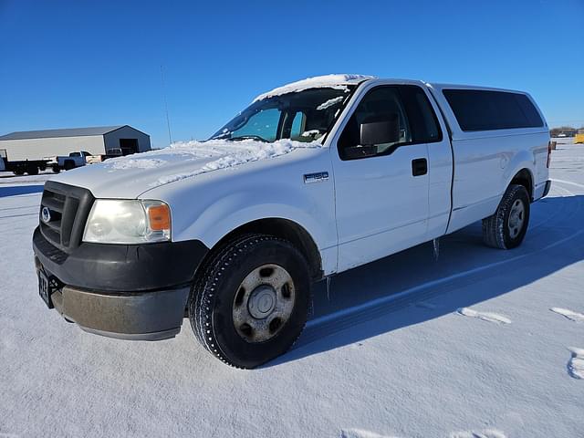 Image of Ford F-150 equipment image 2