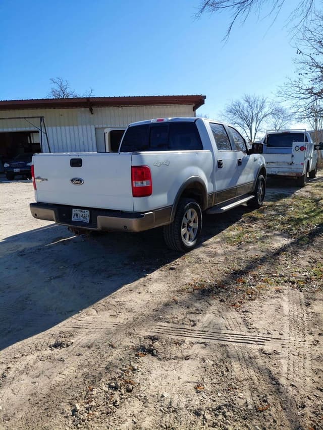 Image of Ford F-150 equipment image 1