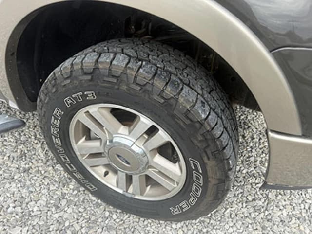 Image of Ford F-150 equipment image 3