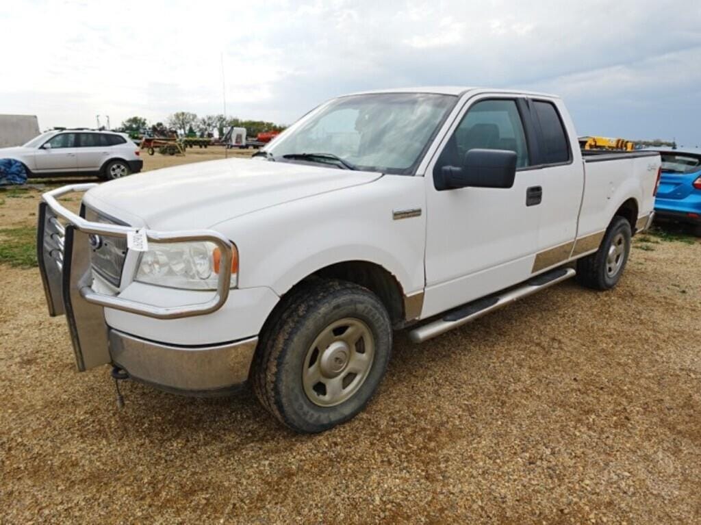 2005 Ford F-150 Equipment Image0
