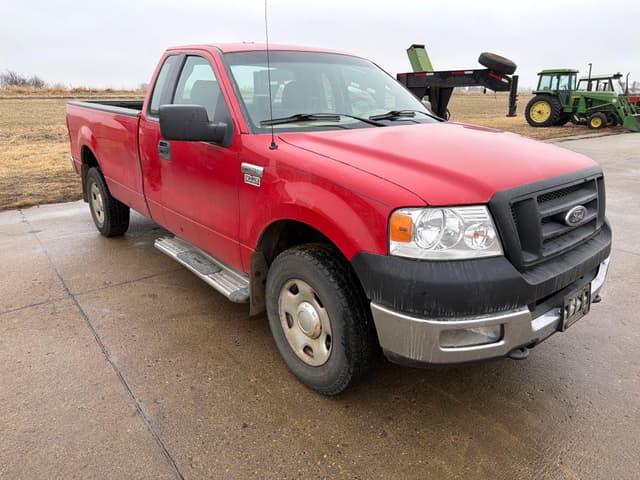 Image of Ford F-150 equipment image 2