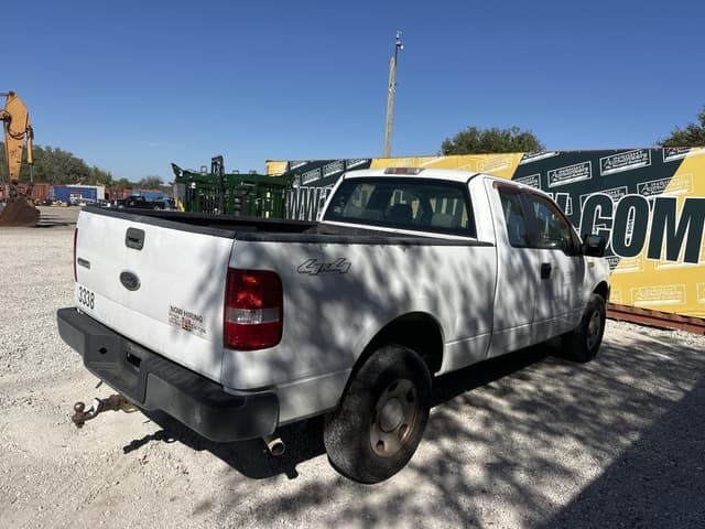 Image of Ford F-150 equipment image 2