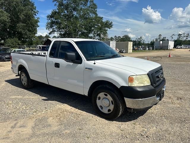Image of Ford F-150 equipment image 1