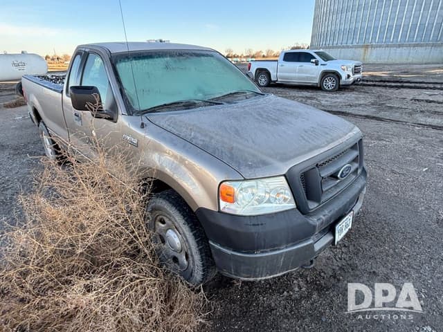Image of Ford F-150 equipment image 3