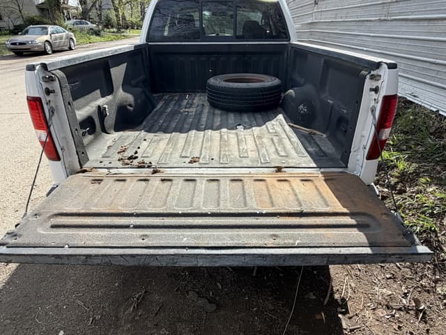 Image of Ford F-150 equipment image 3