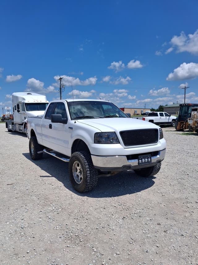 Image of Ford F-150 equipment image 4