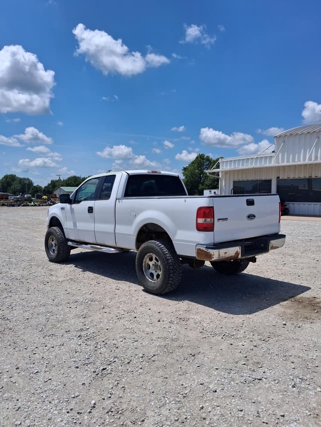 Image of Ford F-150 equipment image 2