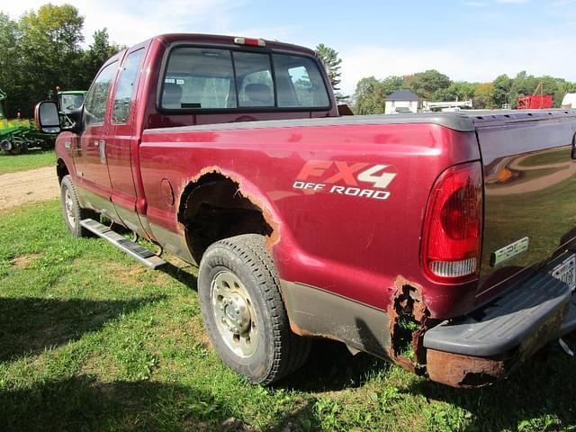 Image of Ford F-250 equipment image 3