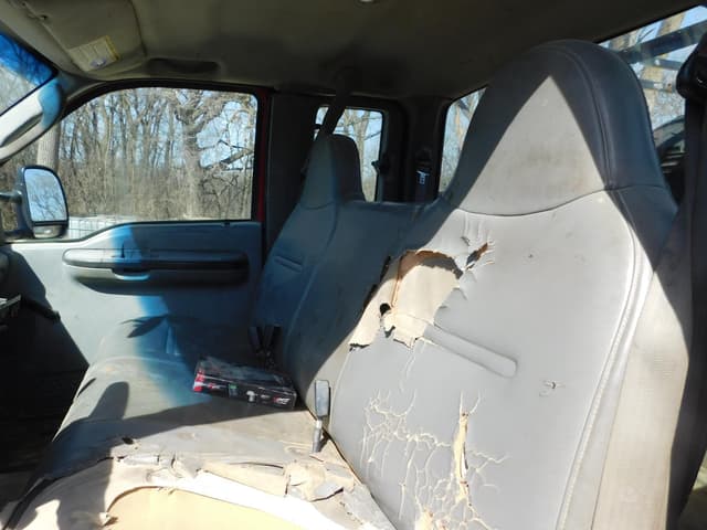 Image of Ford F-250 equipment image 4