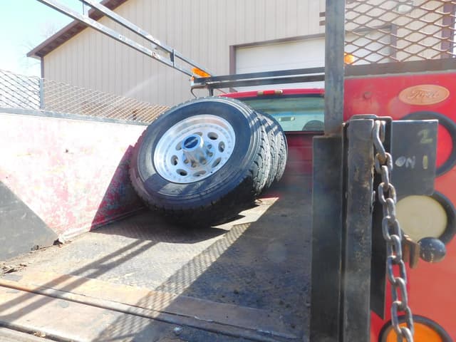 Image of Ford F-250 equipment image 2