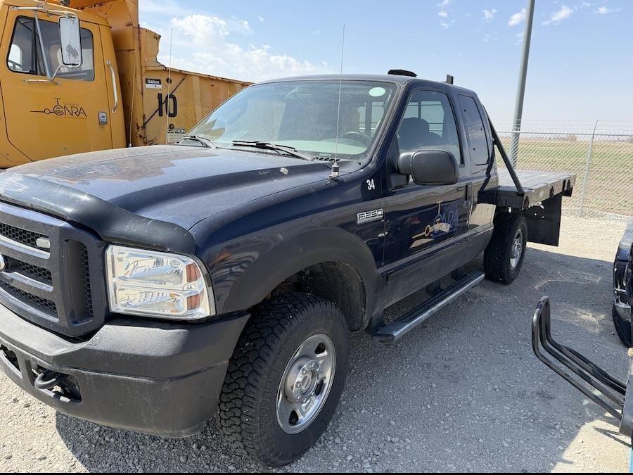 2005 Ford F-250 Equipment Image0