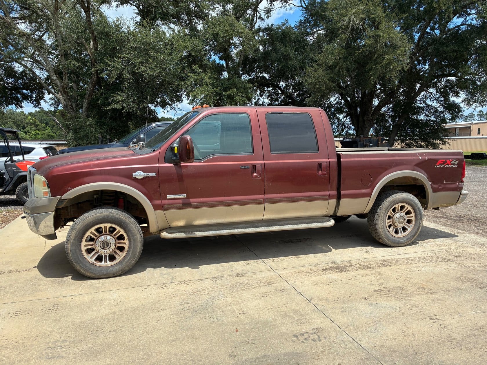 2005 Ford F-250 Equipment Image0